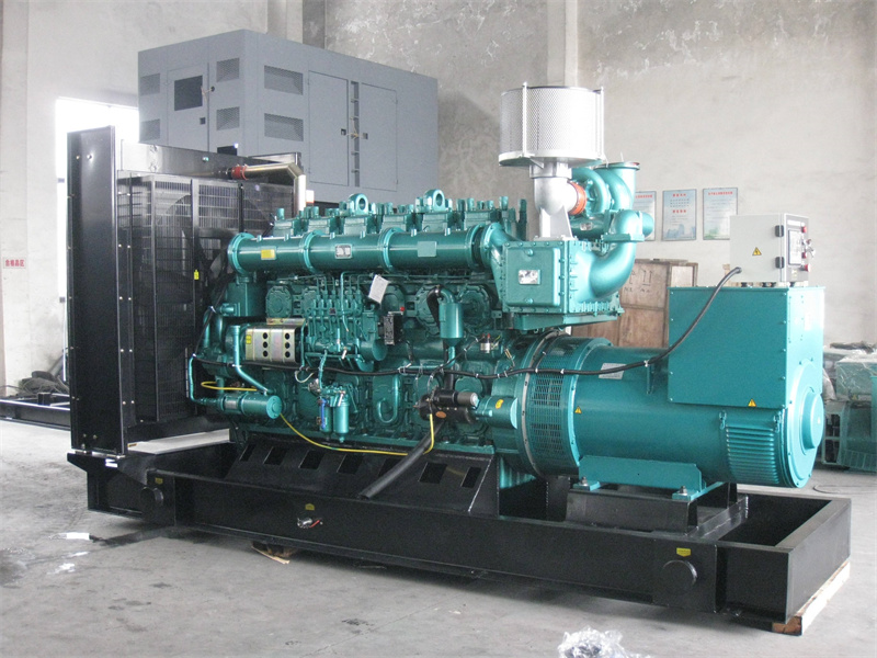 梓潼200KW 柴油发电机的油耗是多少?